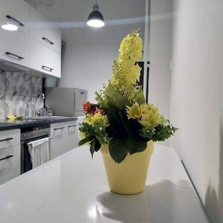 A Convenient Apartment In The Heart Of Атина Екстериор снимка