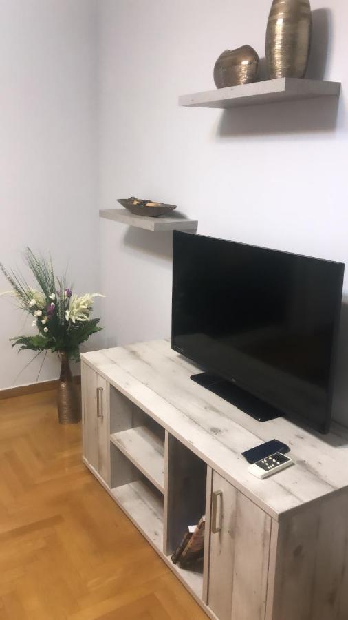 A Convenient Apartment In The Heart Of Атина Екстериор снимка