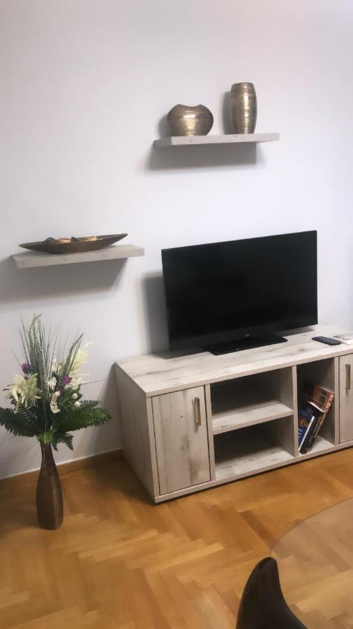 A Convenient Apartment In The Heart Of Атина Екстериор снимка