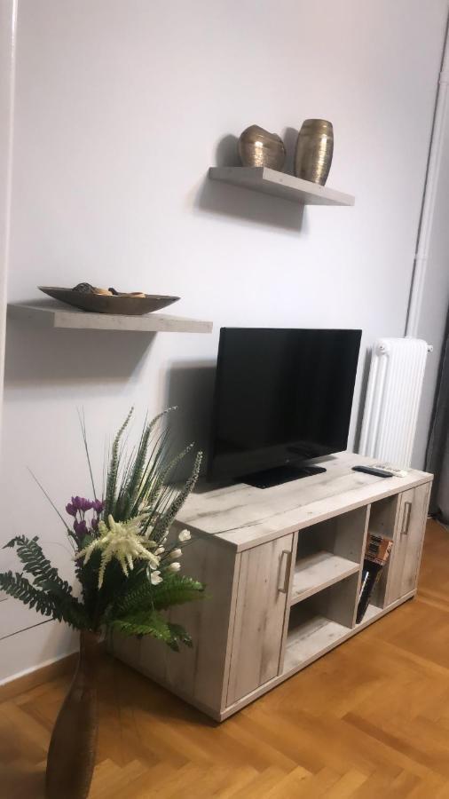 A Convenient Apartment In The Heart Of Атина Екстериор снимка