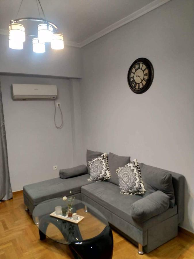A Convenient Apartment In The Heart Of Атина Екстериор снимка