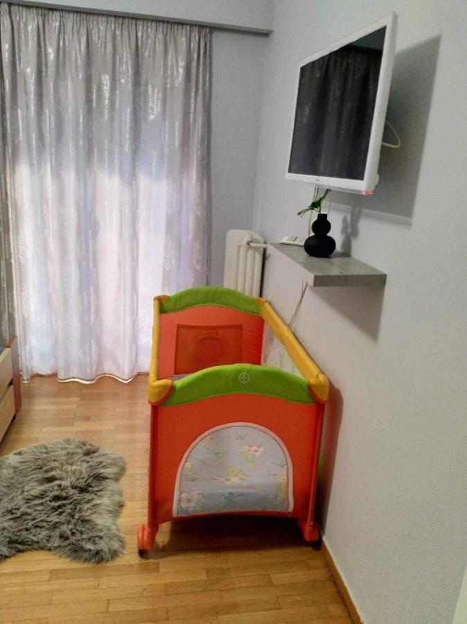 A Convenient Apartment In The Heart Of Атина Екстериор снимка